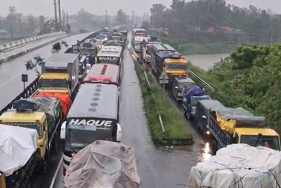 40-km-long tailback on Dhaka–Tangail Highway