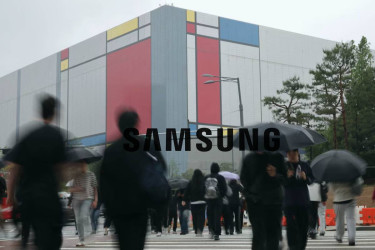 Samsung workers approved pay deal as shares jumped on AI optimism