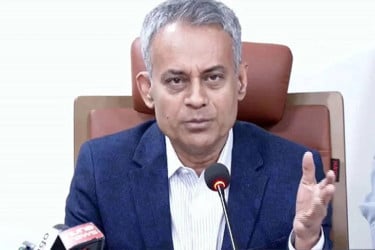 Road Minister says extra fares collected mid-journey, not at counters