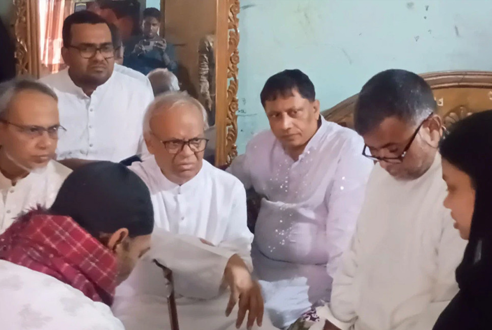 Rizvi meets Ramisa’s family on PM’s behalf on Eid day
