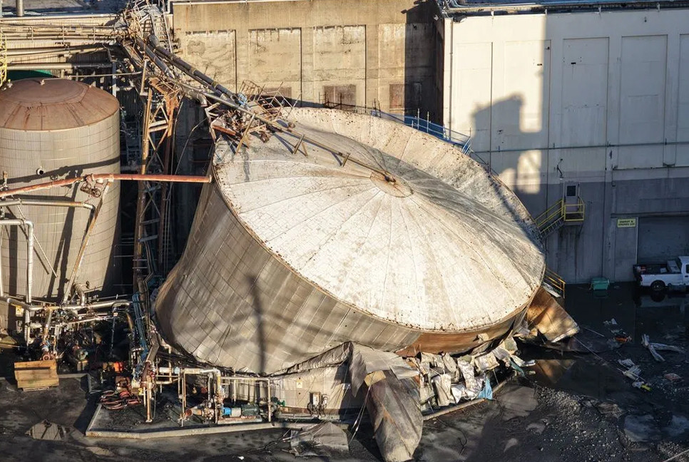 Six more bodies recovered after US chemical spill at paper plant