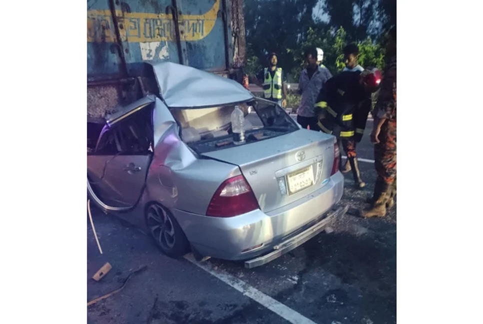 Four killed in road accident in Bhanga