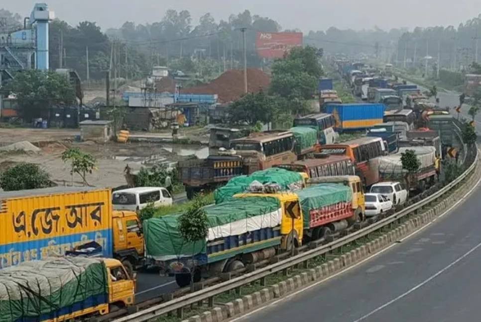 18-kilometre traffic jam on Dhaka-Tangail Highway