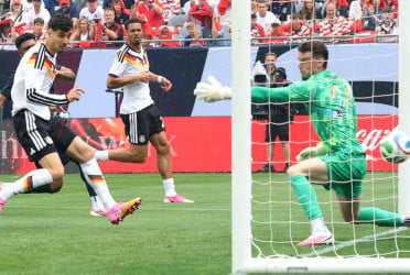 Germany beat US 2-1 in co-hosts' final WC warmup