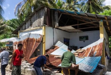 Major earthquake off Philippines kills at least 31, dozens still missing