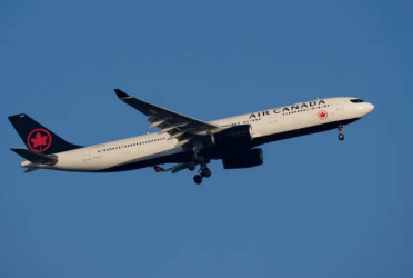 Air Canada pilot accused of flying for 17 years without valid licence