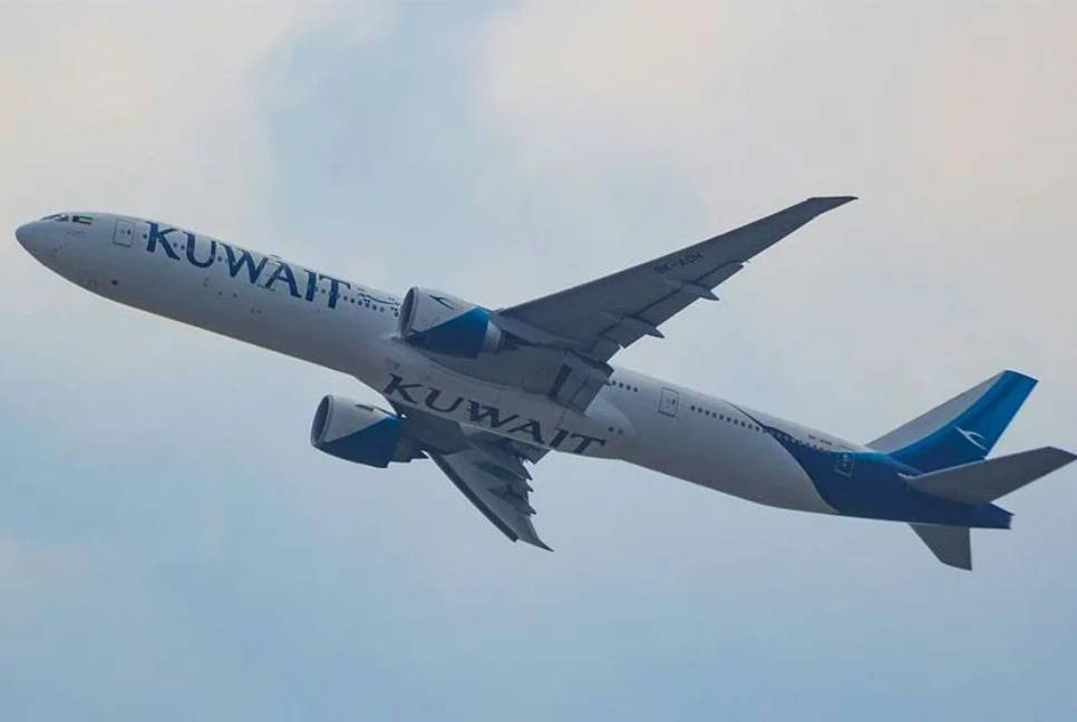 Kuwait closes airspace after Iranian attacks