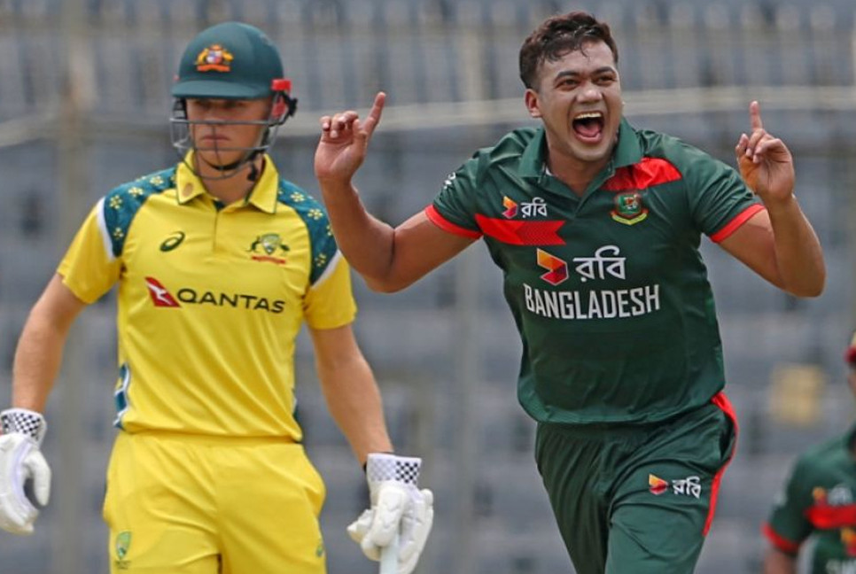 Australia make unwanted ODI history as 3 top-order wickets fall without a run
