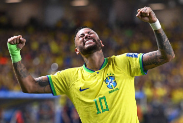 Brazil face concerns as Neymar misses training again