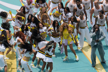 Shakira and Burna Boy warm up spectators in World Cup opening ceremony