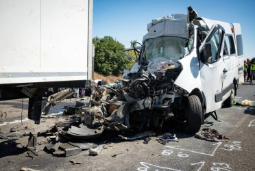 8 killed in two separate crashes on Hungarian highway
