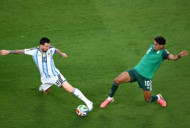 Argentina beat Algeria 3-0 as Messi ties World Cup goals record