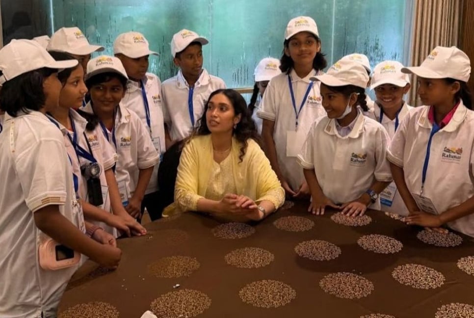 Zaima’s unique interaction with young students