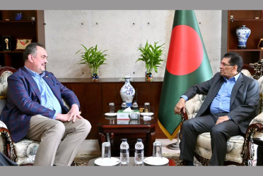 Christensen encourages Bangladeshis to support US