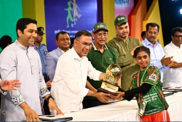 PM urges primary students to excel in studies and sports