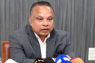 Govt to hire 100,000 health workers, 25,000 midwives