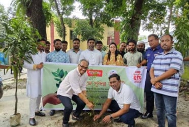Bashundhara Tissue and Shuvosangho launch tree plantation drive in Shibpur