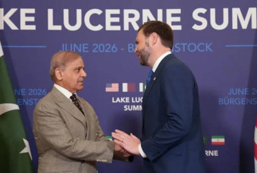 US and Iran begin talks on initial peace deal
