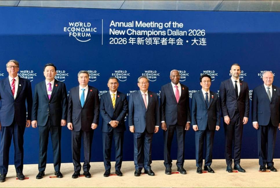 PM attends WEF plenary session in China