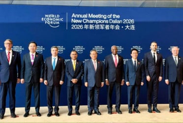 PM attends WEF plenary session in China