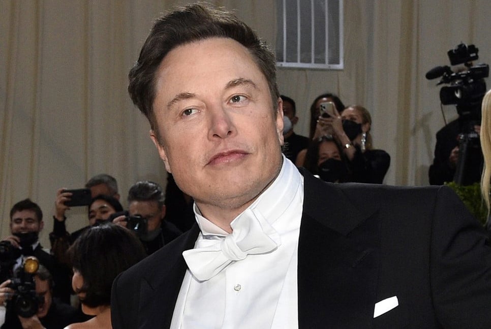 Elon Musk loses trillionaire status as global tech rout hits SpaceX