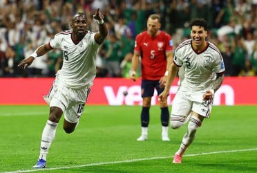 Mexico seal knockout berth with unbeaten group campaign
