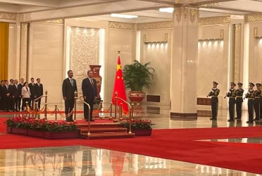 PM receives red-carpet reception at Great Hall of the People in Beijing