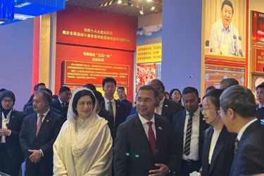 PM visits Communist Party of China museum in Beijing
