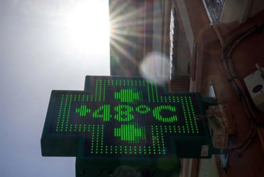 Hospitals overwhelmed as Europe heatwave shifts east