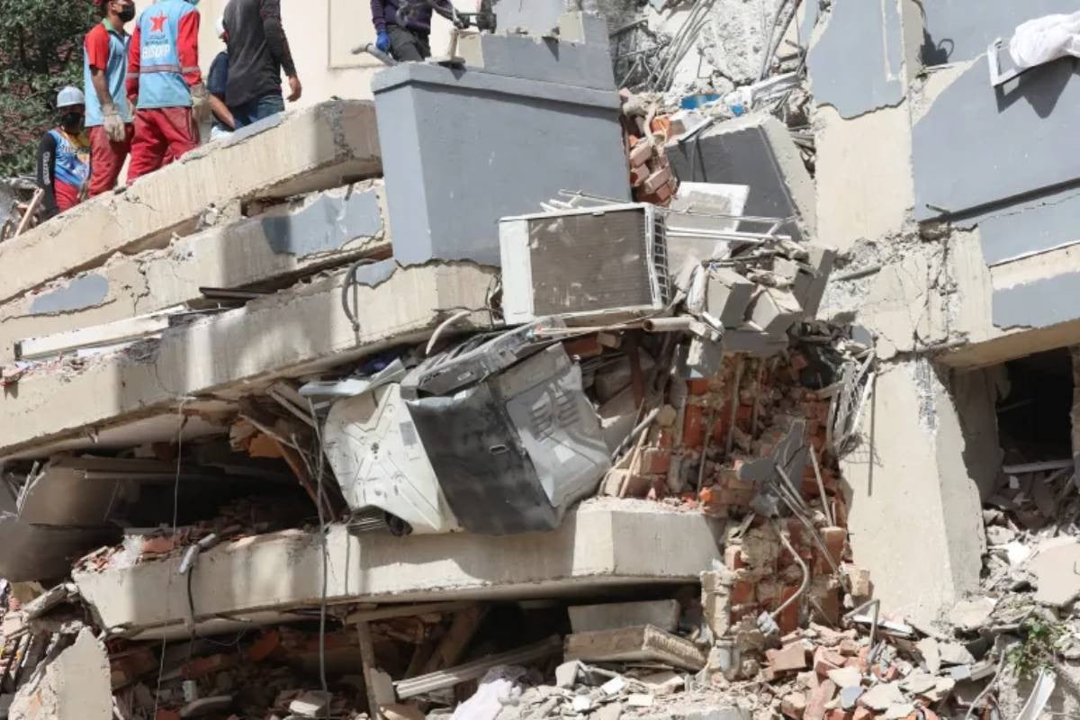 Venezuela hit by 4.9-magnitude tremor days after deadly earthquakes