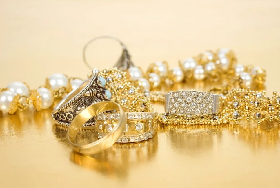 Gold prices jump again