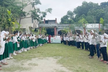Saplings distributed among students in Noakhali