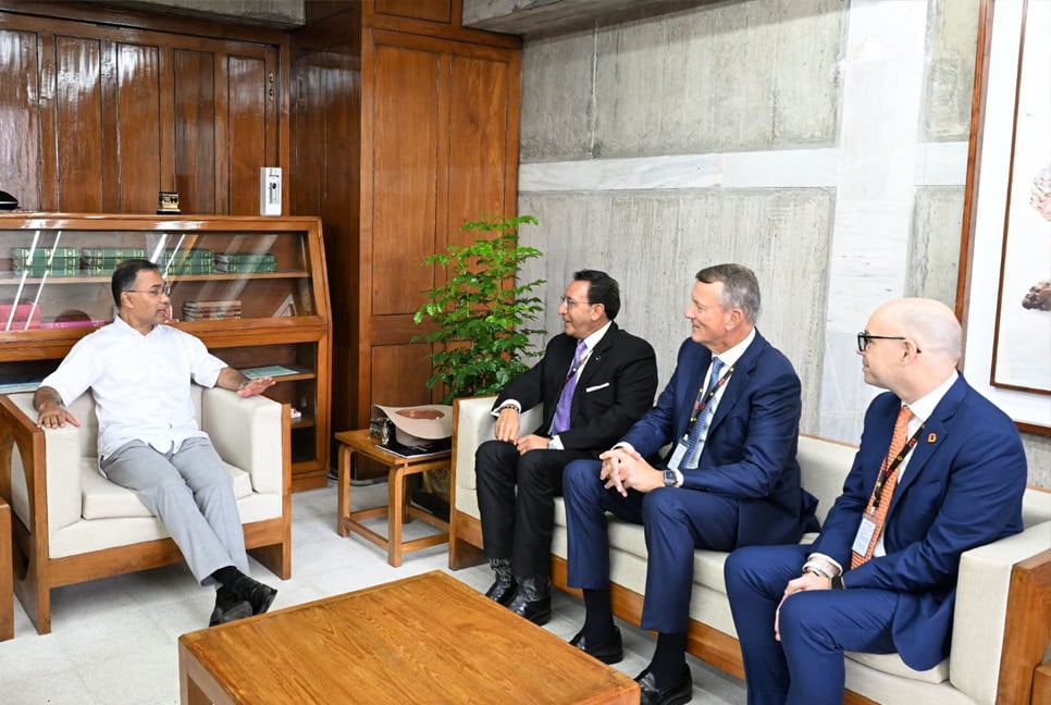 PM urges affordable smartphones and internet services