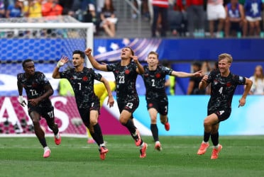 Eustaquio’s stoppage-time strike sends Canada into World Cup last 16