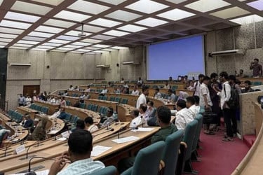 DUCSU leaders walk out of Senate over delay in renaming establishments
