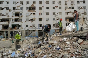 Venezuela earthquake death toll rises to 1,719 as thousands remain missing