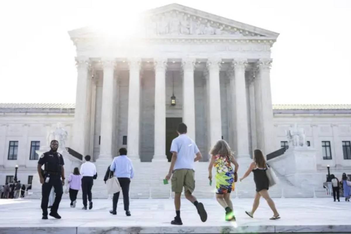 Trump loses Supreme Court battle over birthright citizenship