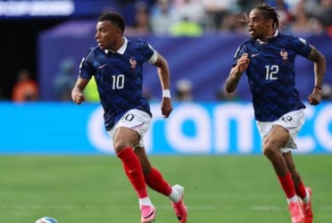 Messi will score more but I want trophy: Mbappe
