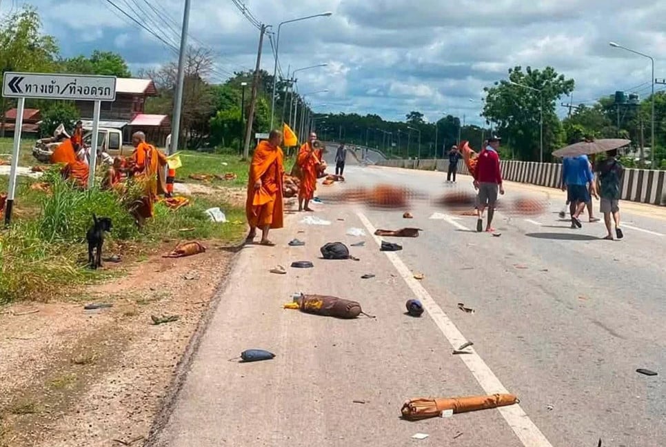 Eight monks killed, 13 injured in Thailand pilgrimage crash