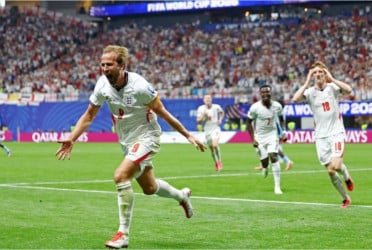 Kane double fires England into last 16 with comeback win over DR Congo