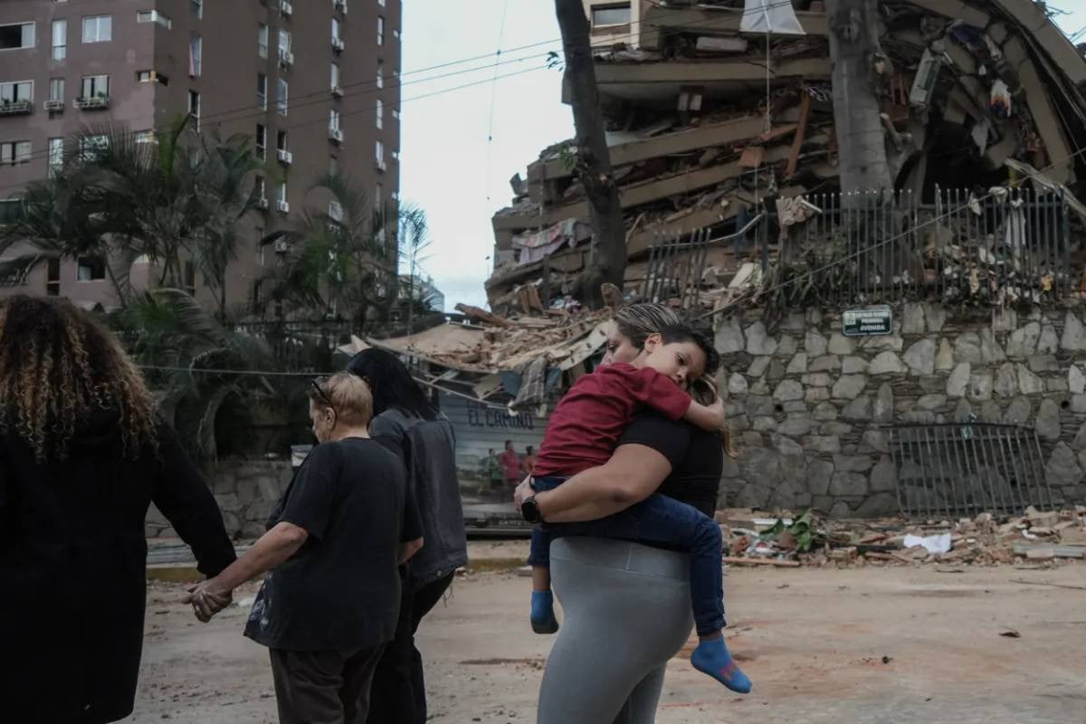 Venezuela earthquake death toll rises to 2,595