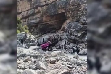 At least 40 killed as passenger bus plunges into ravine near Balochistan-KP border