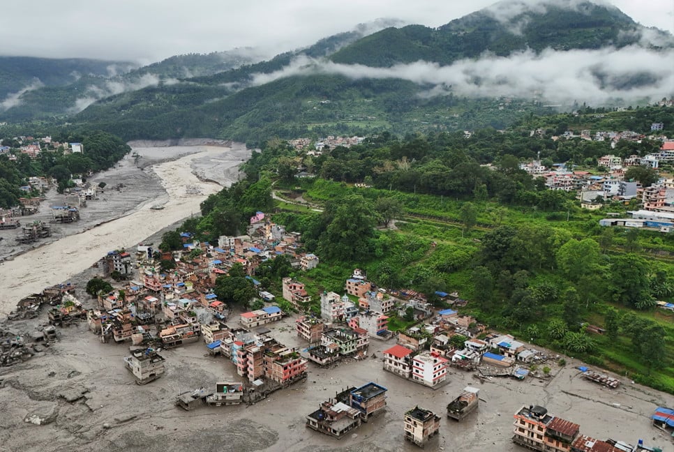 Nepal-Tibet floods kill 165 and nearly 1,500 still missing | | Bangladesh Pratidin